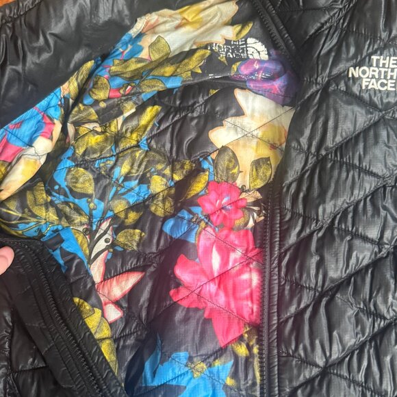 Womens The North Face Thermoball Black Puffer Jacket - Picture 2 of 5